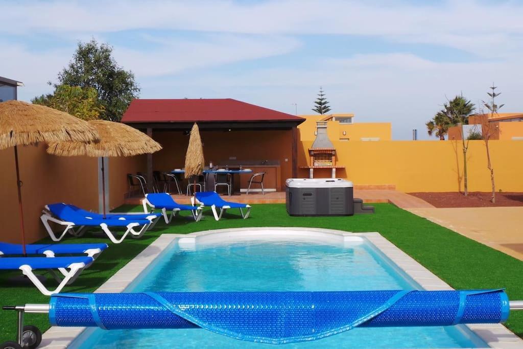 Luxury Villa At Golf Course คอสตา เด อันตีกัว ภายนอก รูปภาพ